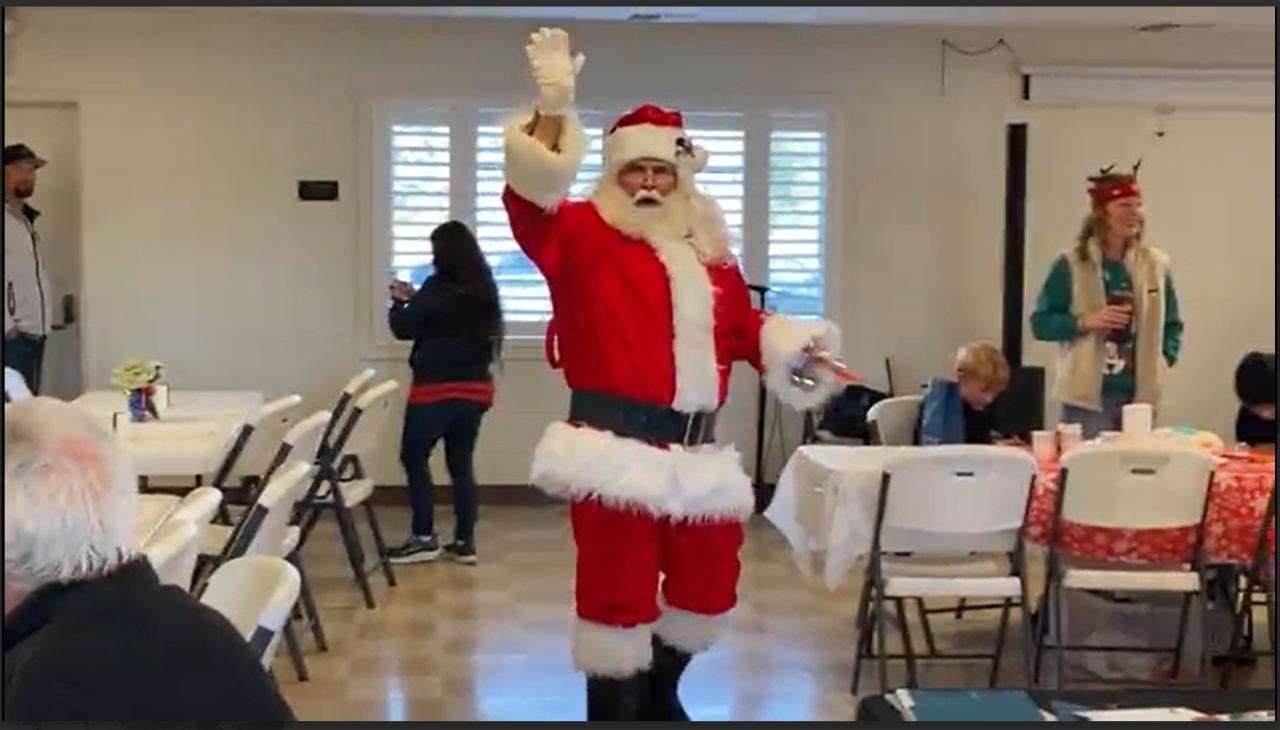 santa pic for video thumbnail